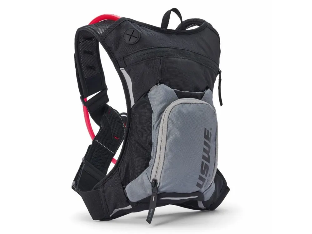 Speciální Cena batoh ENDURO RAW 3, USWE - ŠVÉDSKO (carbon černá, objem 3L, hydrobag 2L)